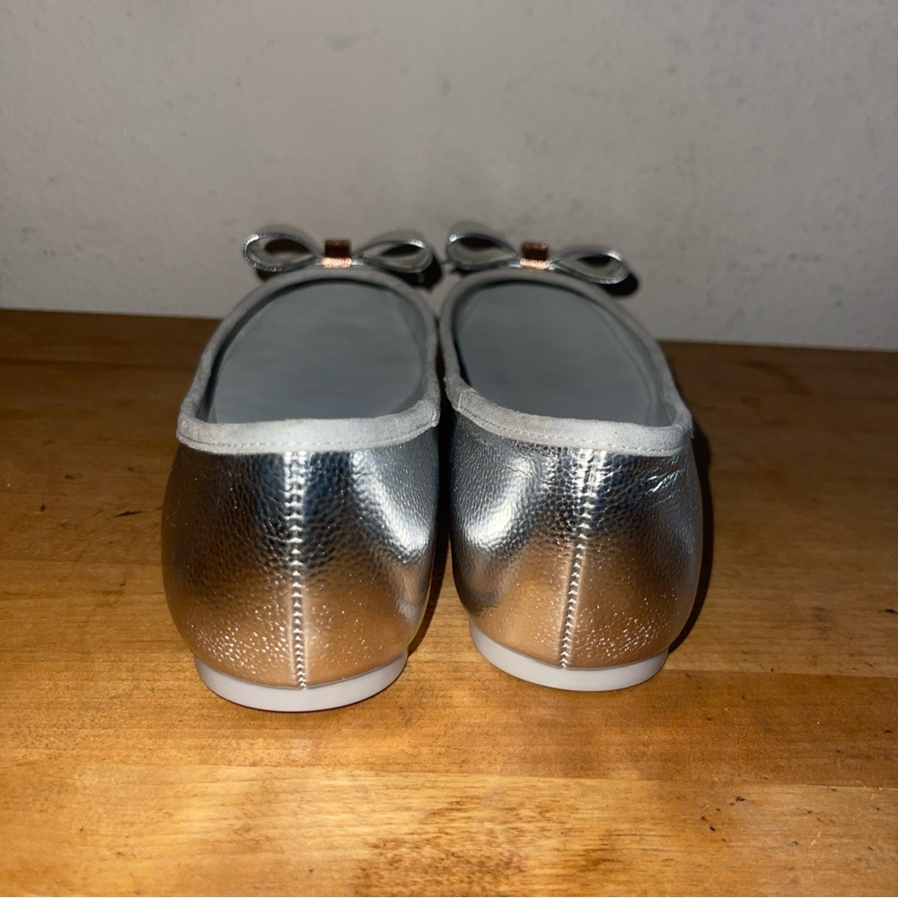 Ted Baker Bow Ballet Flat Shoes Women’s Size 6 Silver Metallic Rose Gold - Picture 5 of 10